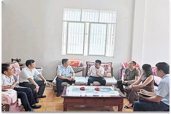 貴州省?；劬壌壬茀f(xié)會(huì)到長(zhǎng)流鄉(xiāng)開展愛心助學(xué)活動(dòng)